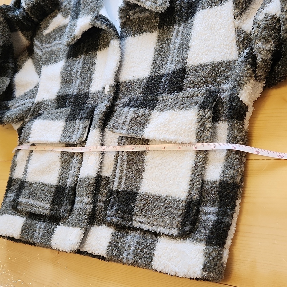 Abercrombie & Fitch Sherpa Plaid Teddy Shacket Cropped XS - Picture 15 of 17